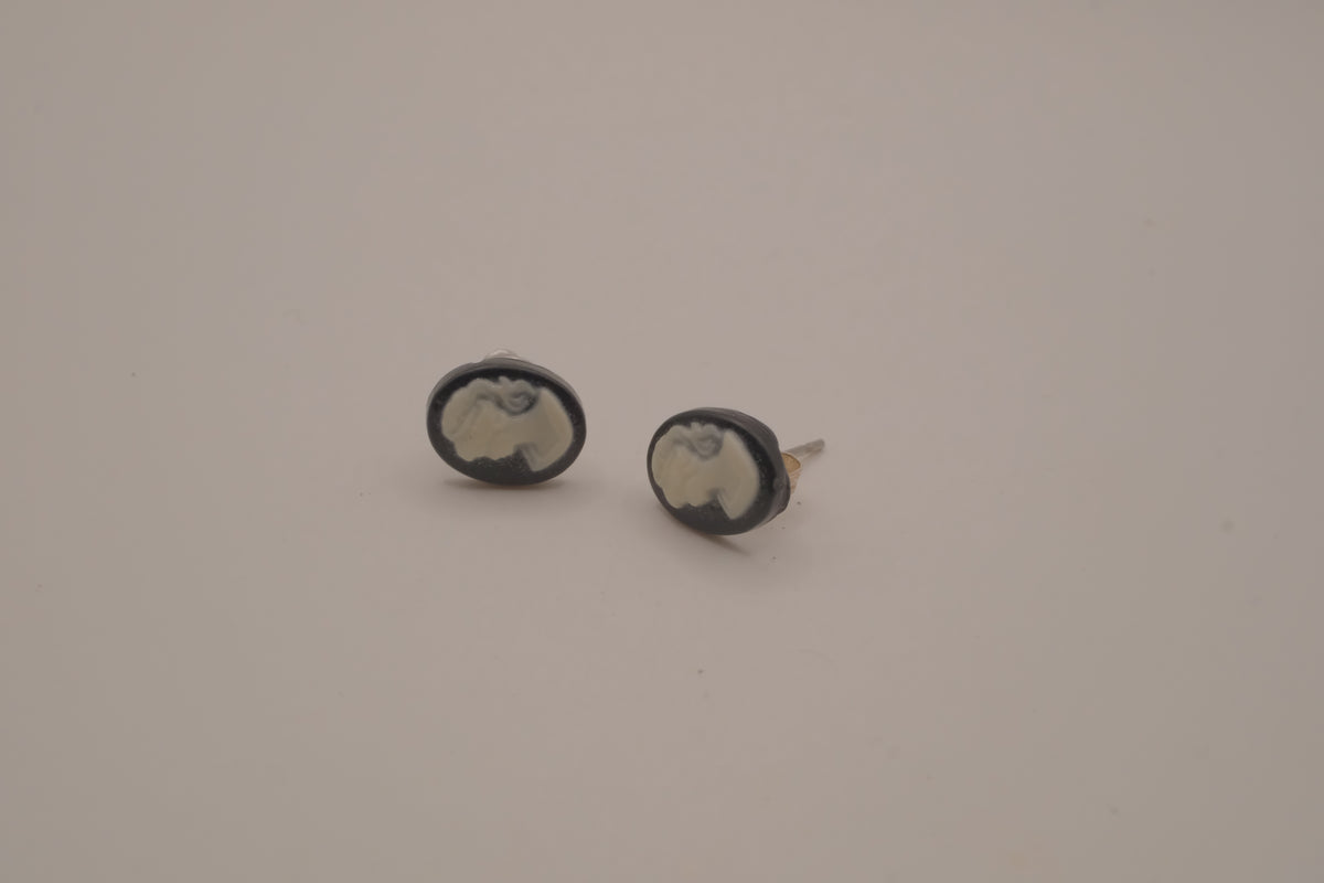 Vintage black and white cameo stud earrings