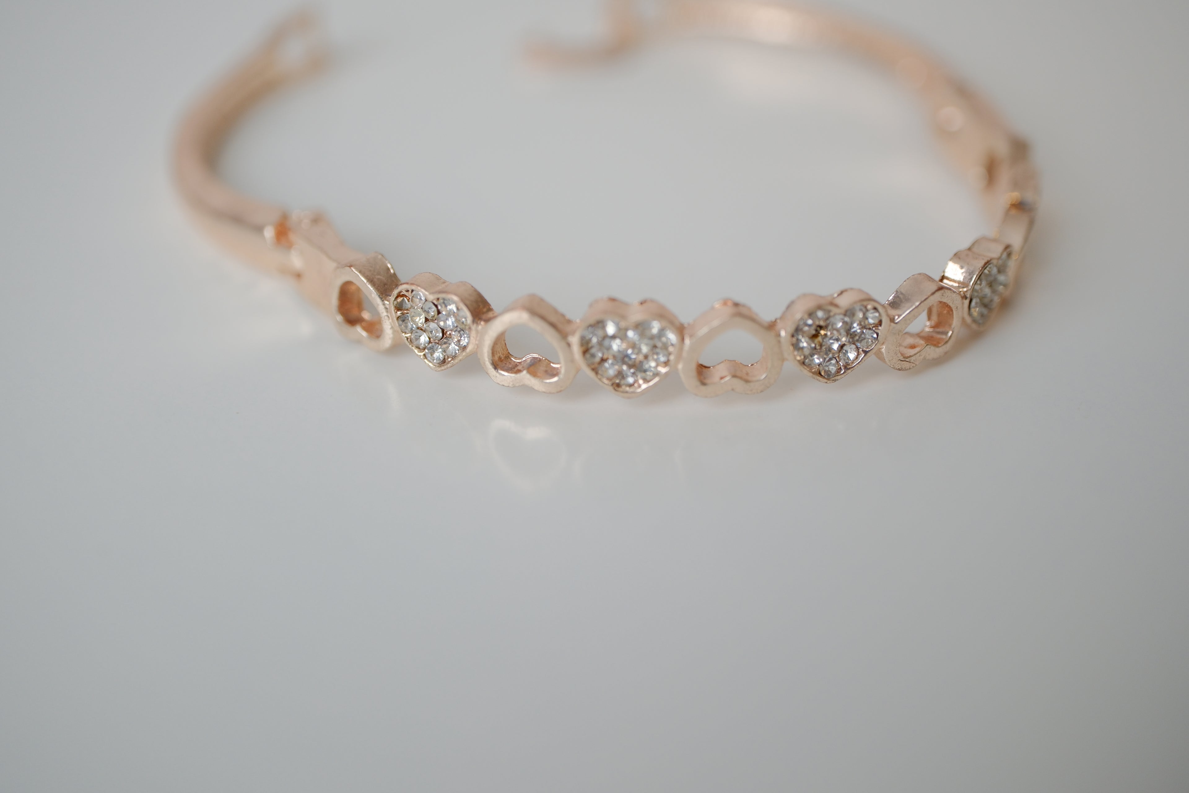Rose gold heart-linked bracelet