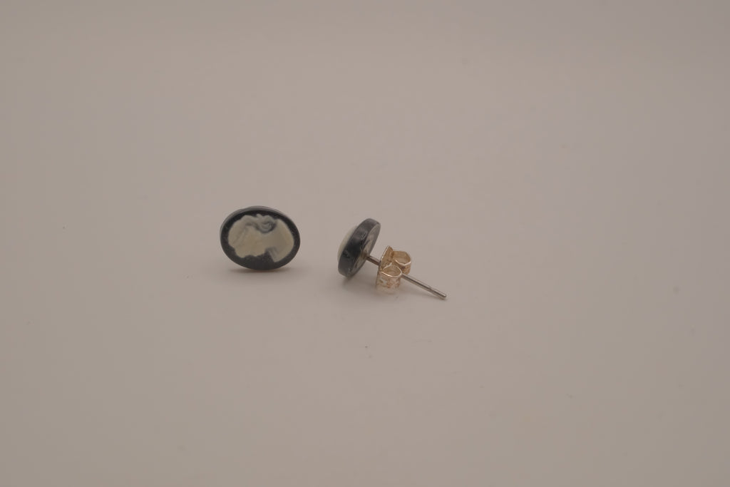 Vintage black and white cameo stud earrings