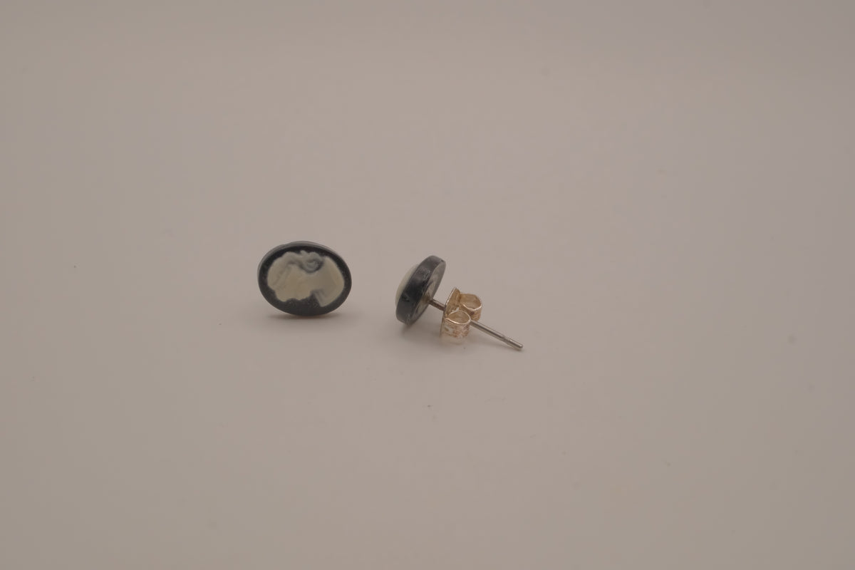 Vintage black and white cameo stud earrings
