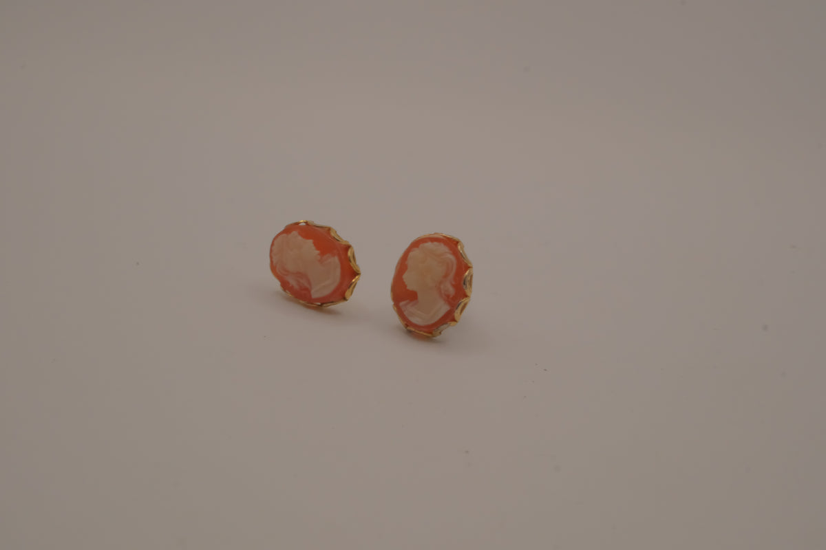 Vintage classic gold cameo stud earrings