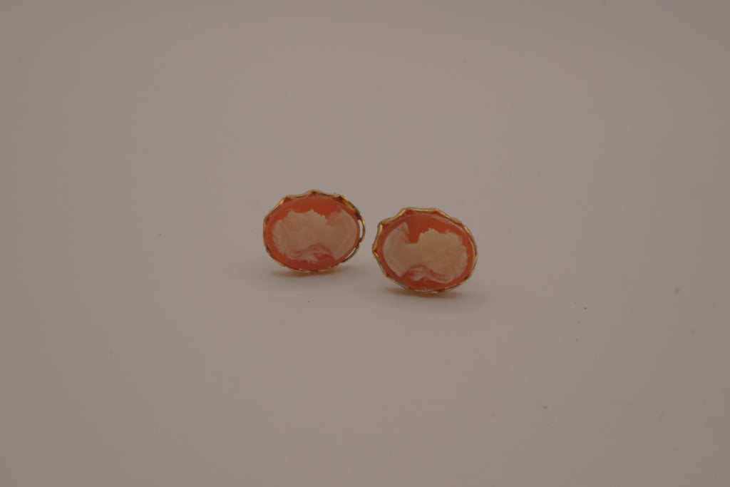Vintage classic gold cameo stud earrings