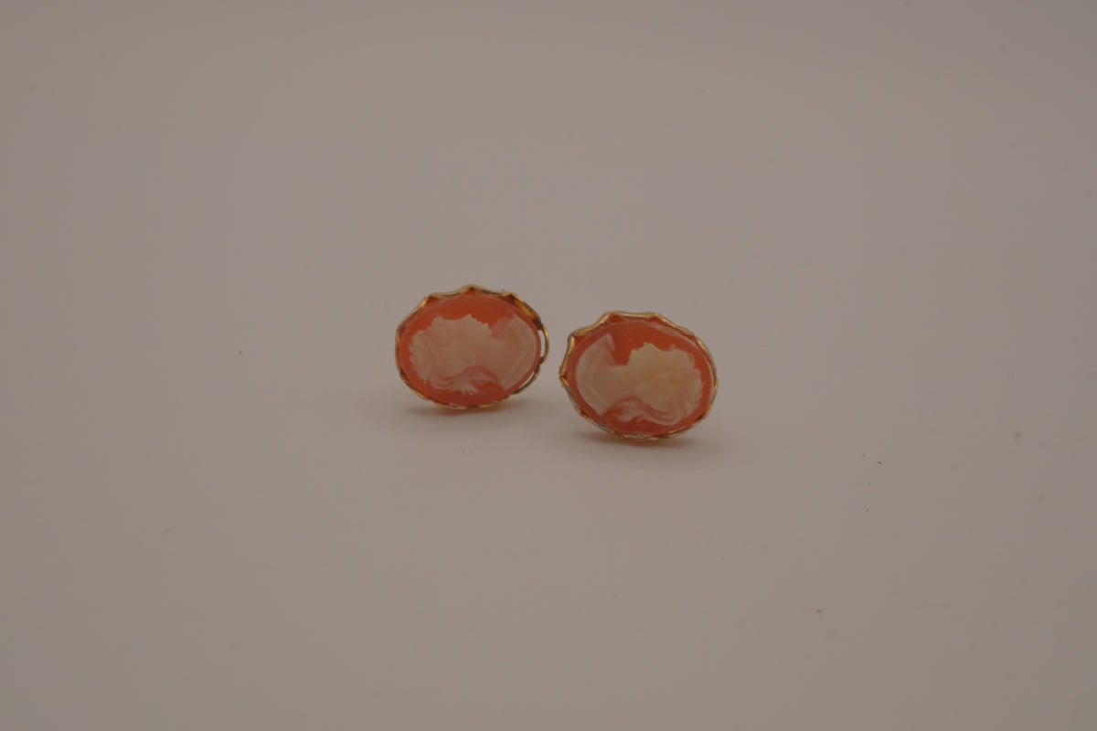 Vintage classic gold cameo stud earrings