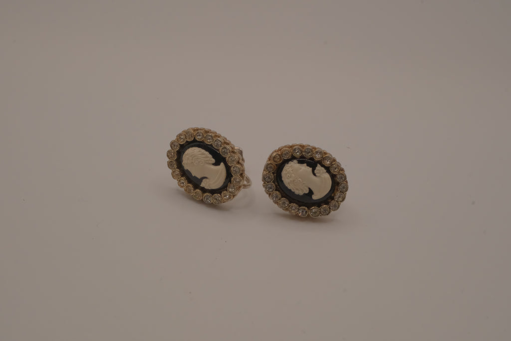 Vintage Gold Cameo screw-back earrings