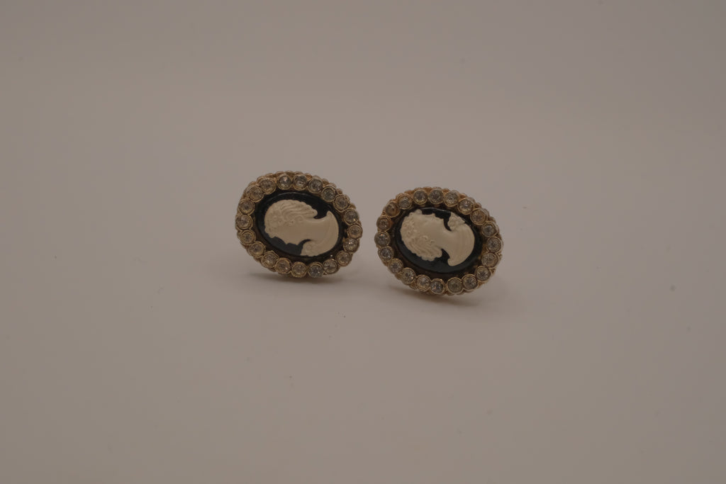 Vintage Gold Cameo screw-back earrings