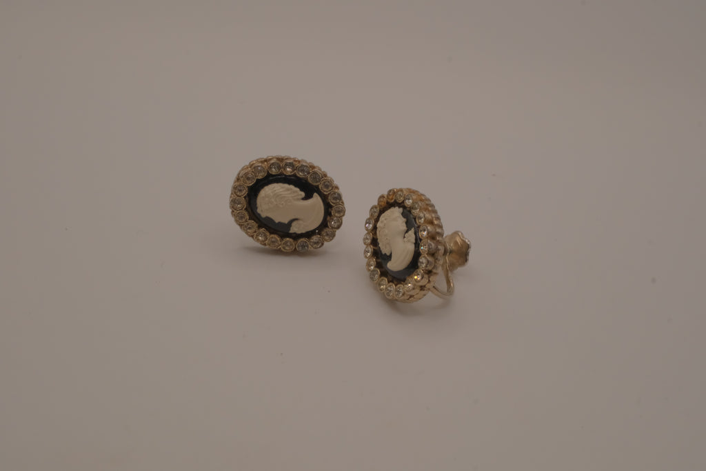 Vintage Gold Cameo screw-back earrings
