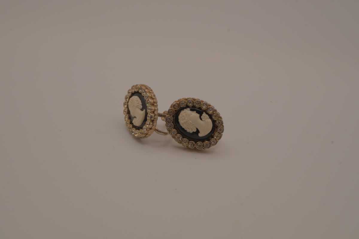 Vintage Gold Cameo screw-back earrings