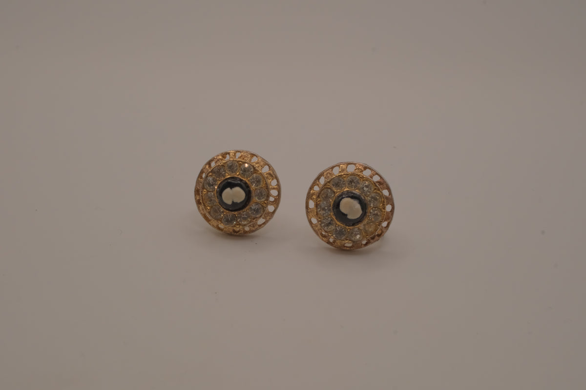 Vintage circular gold Cameo screw-back earrings