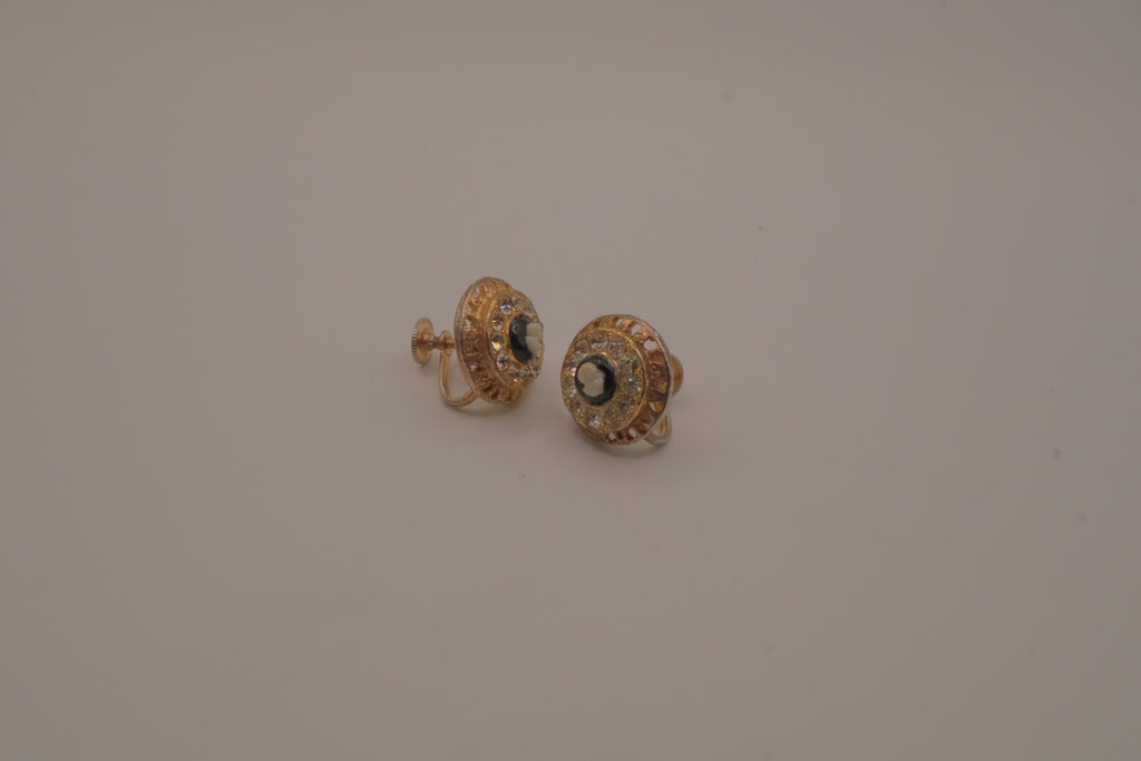 Vintage circular gold Cameo screw-back earrings