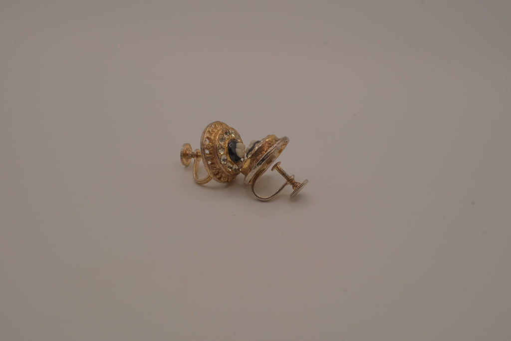 Vintage circular gold Cameo screw-back earrings