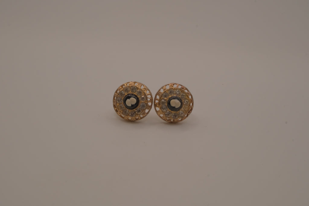 Vintage circular gold Cameo screw-back earrings