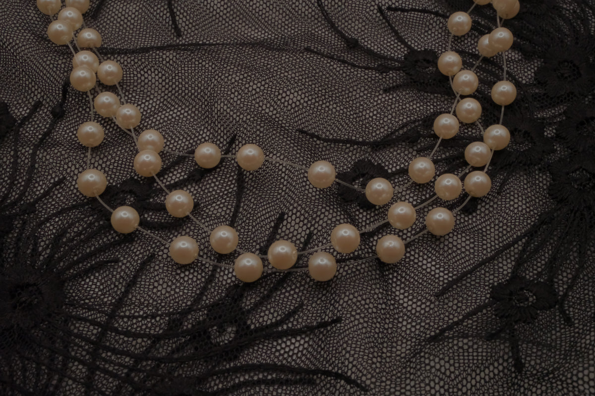 Avon "Pearlesque" Triple Illusion Necklace