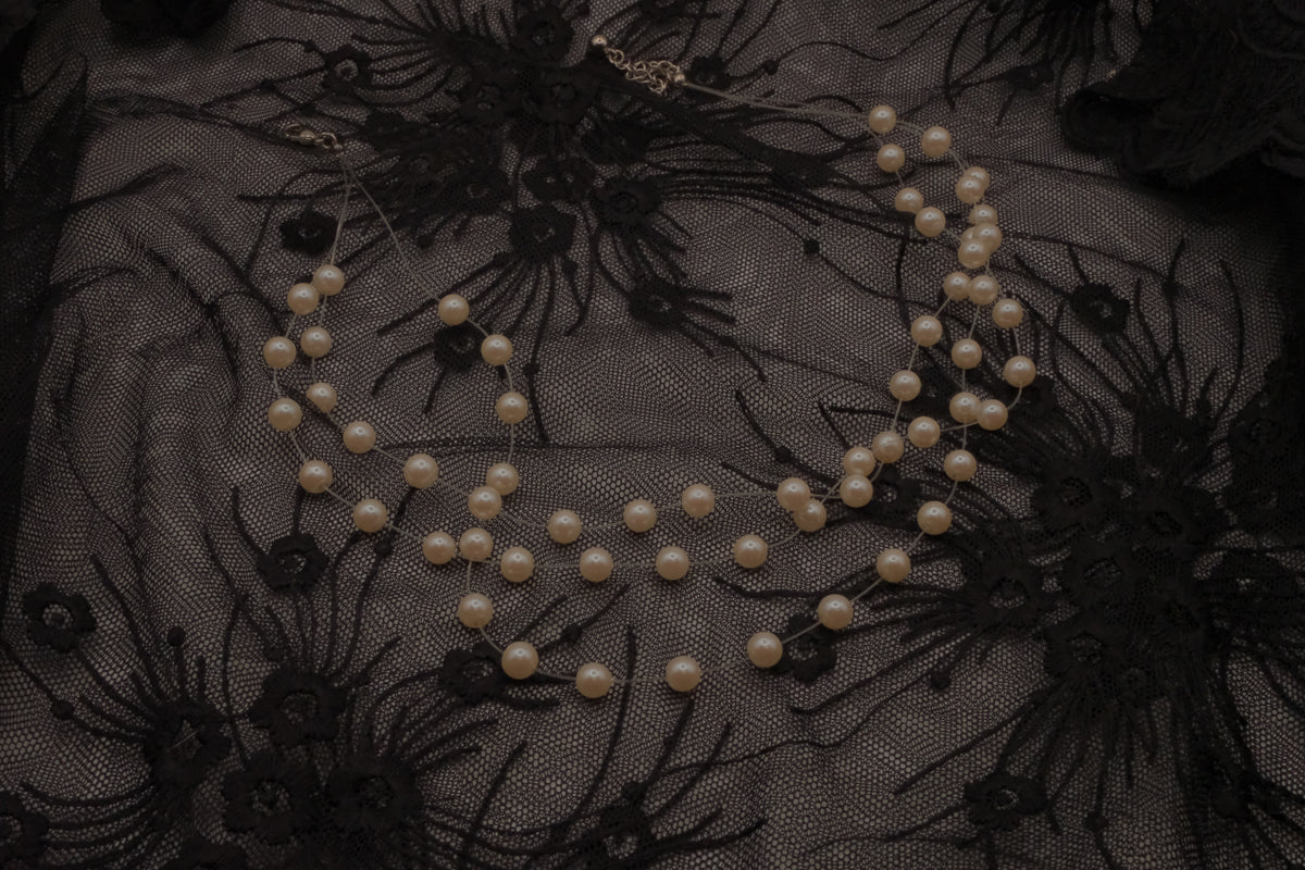 Avon "Pearlesque" Triple Illusion Necklace