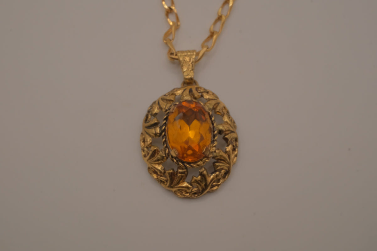 Vintage Amber stone gold necklace