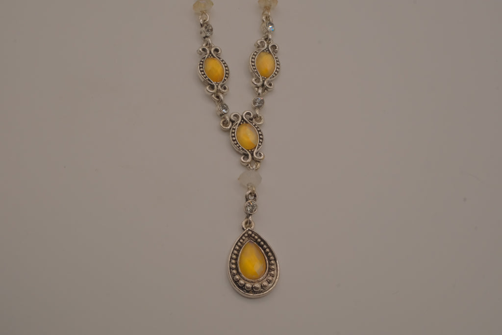 Vintage Avon silver-toned "Goddess" teardrop lariat Y-drop necklace