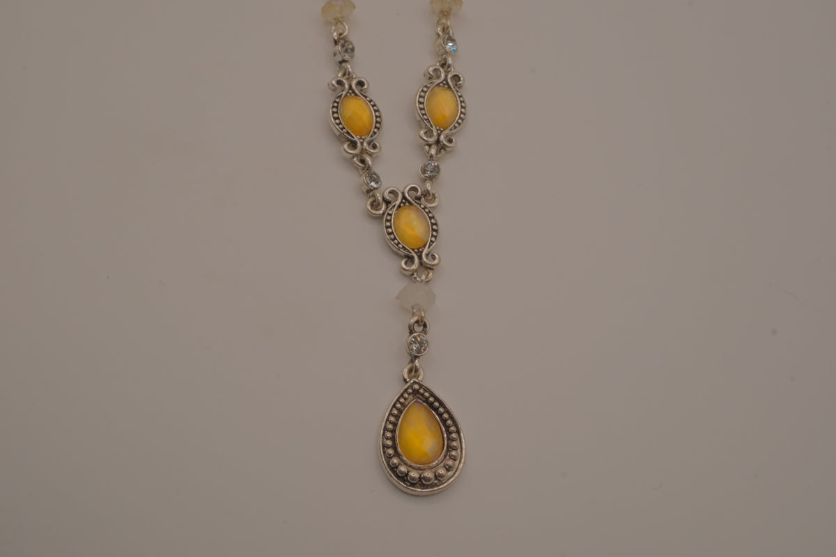 Vintage Avon silver-toned "Goddess" teardrop lariat Y-drop necklace