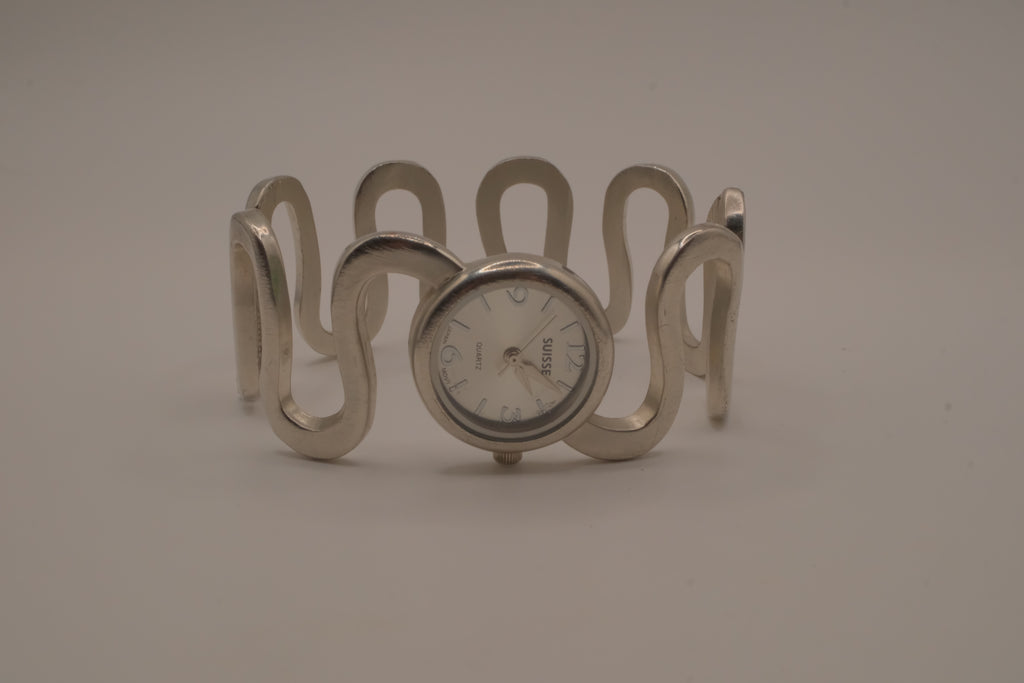 Vintage Suisse silver-tone quartz bangle watch