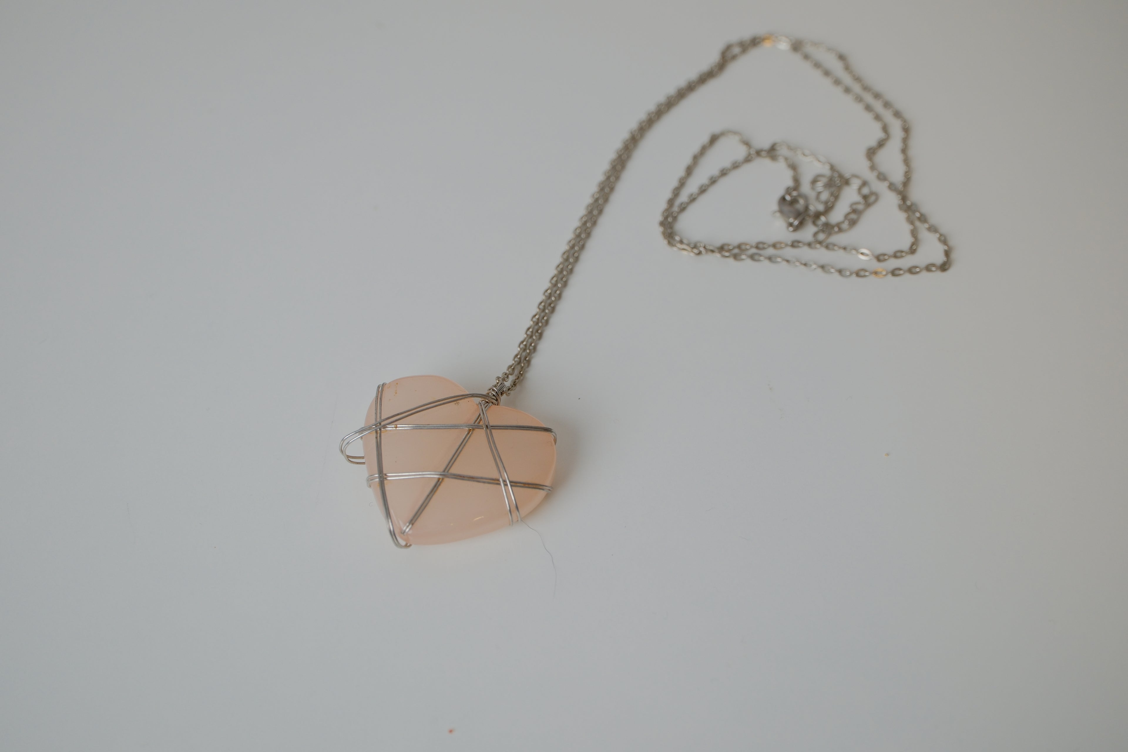 Rose quartz heart pendant necklace