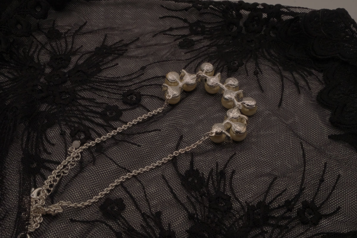 Vintage Avon faux pearl and rhinestone cluster necklace