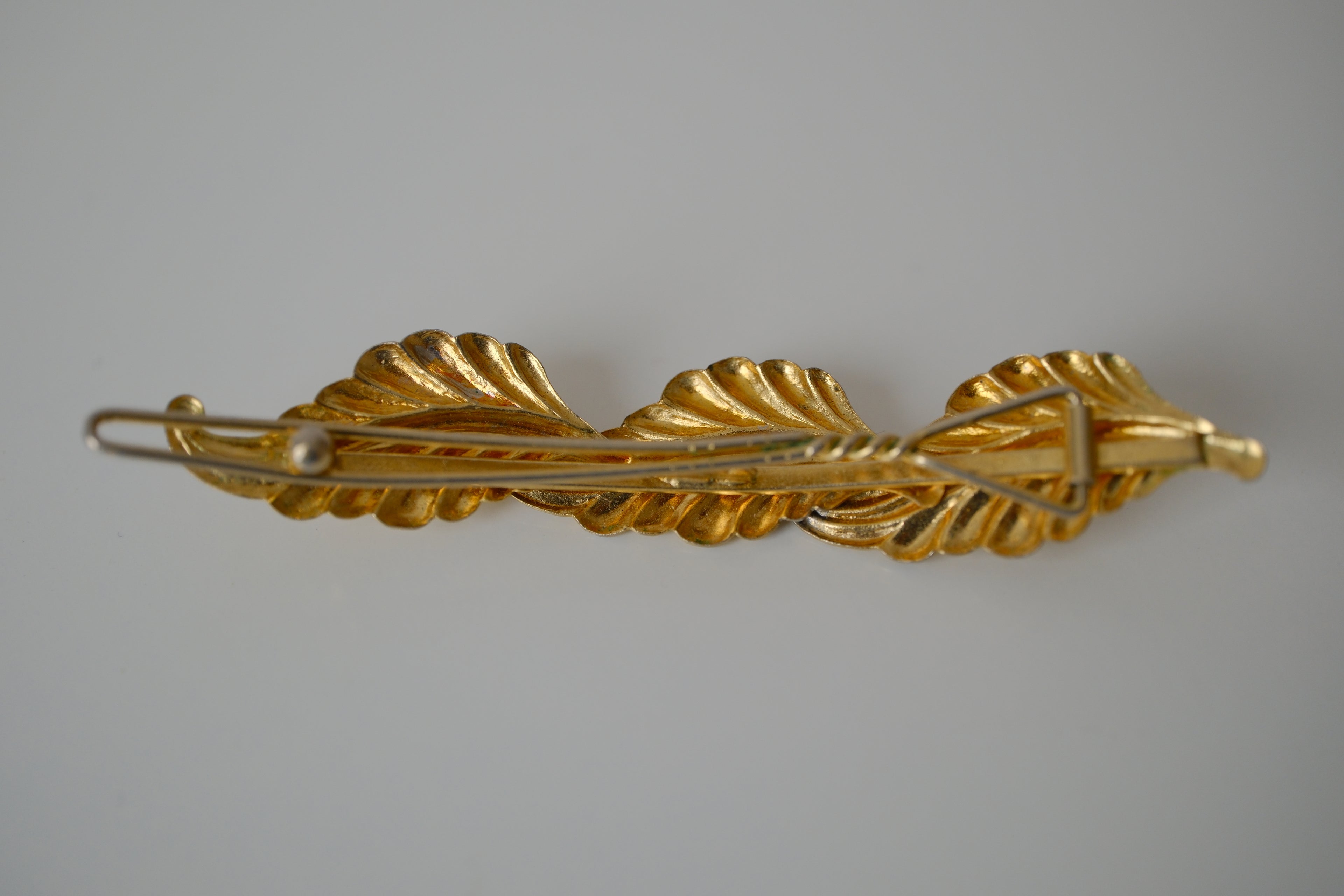 Vintage gold-tone leaf barrette or hair clip
