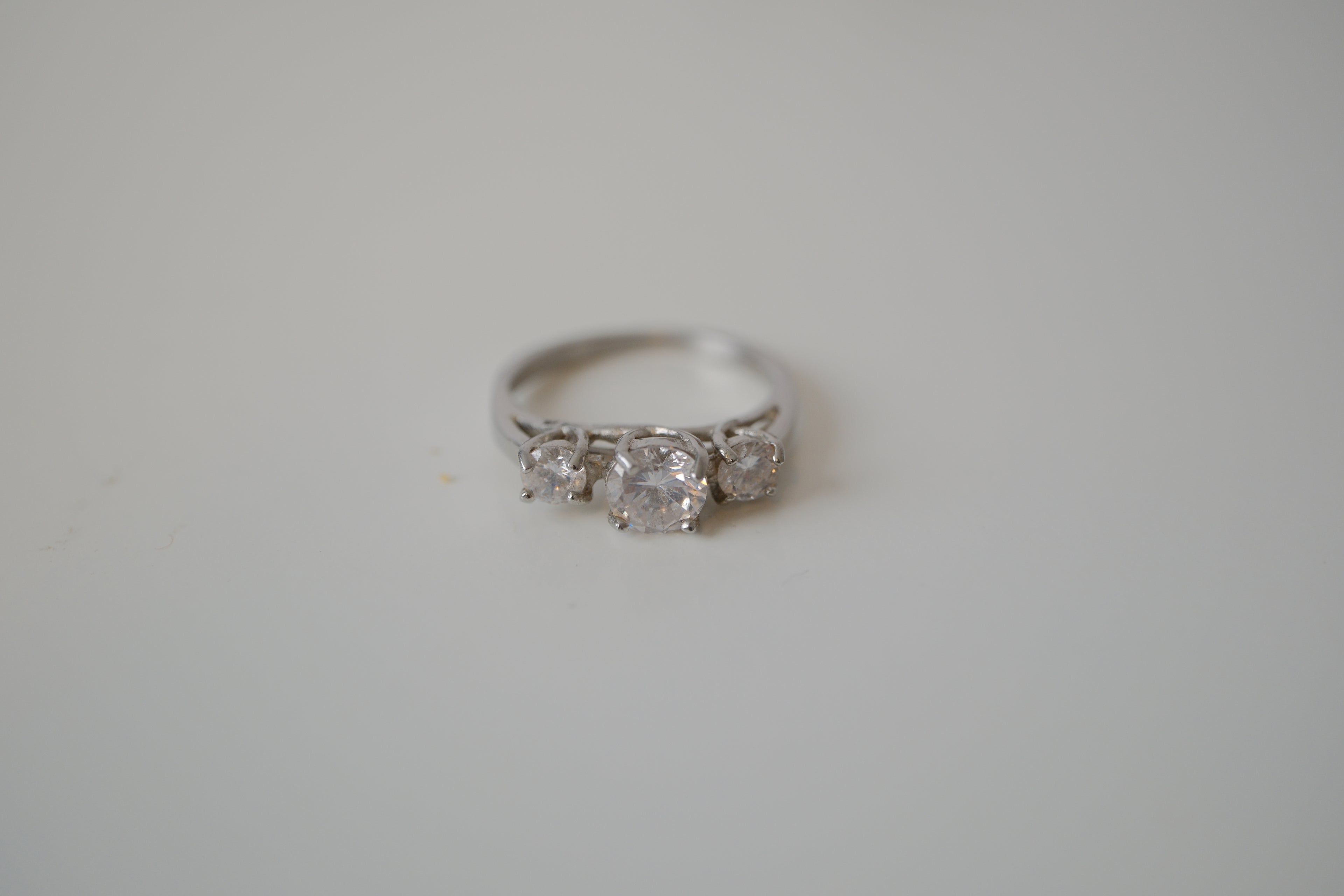 3 stone Silver toned ring
