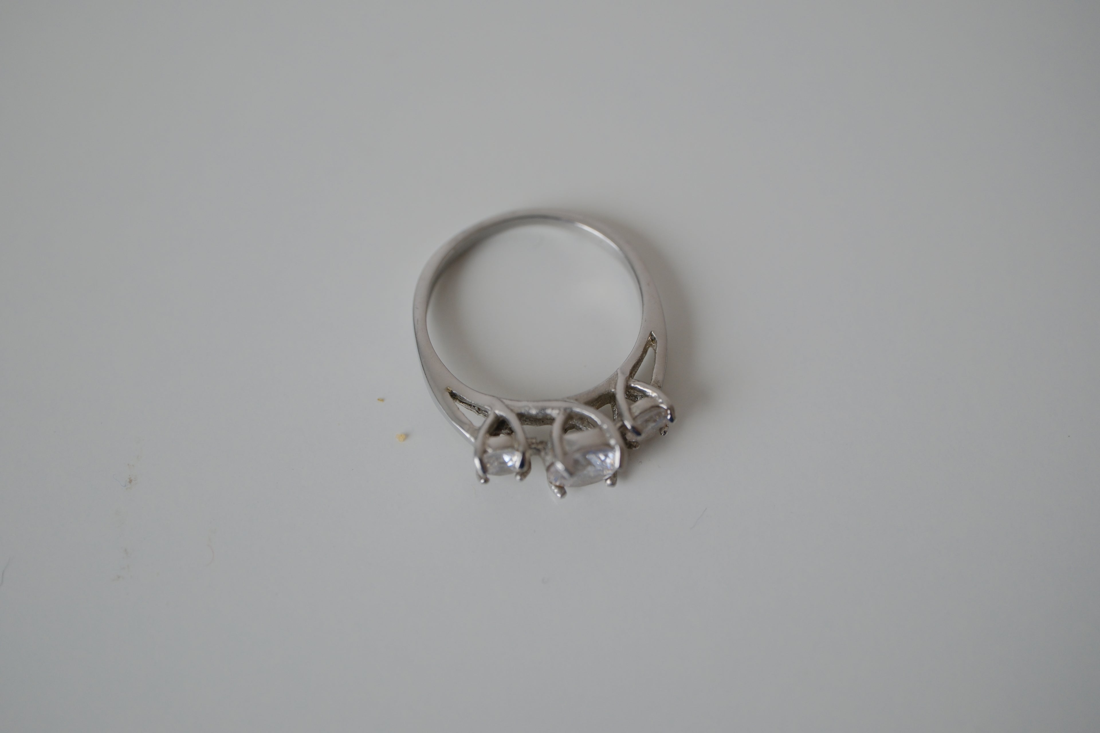 3 stone Silver toned ring