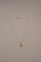 Vintage-style flower pendant necklace