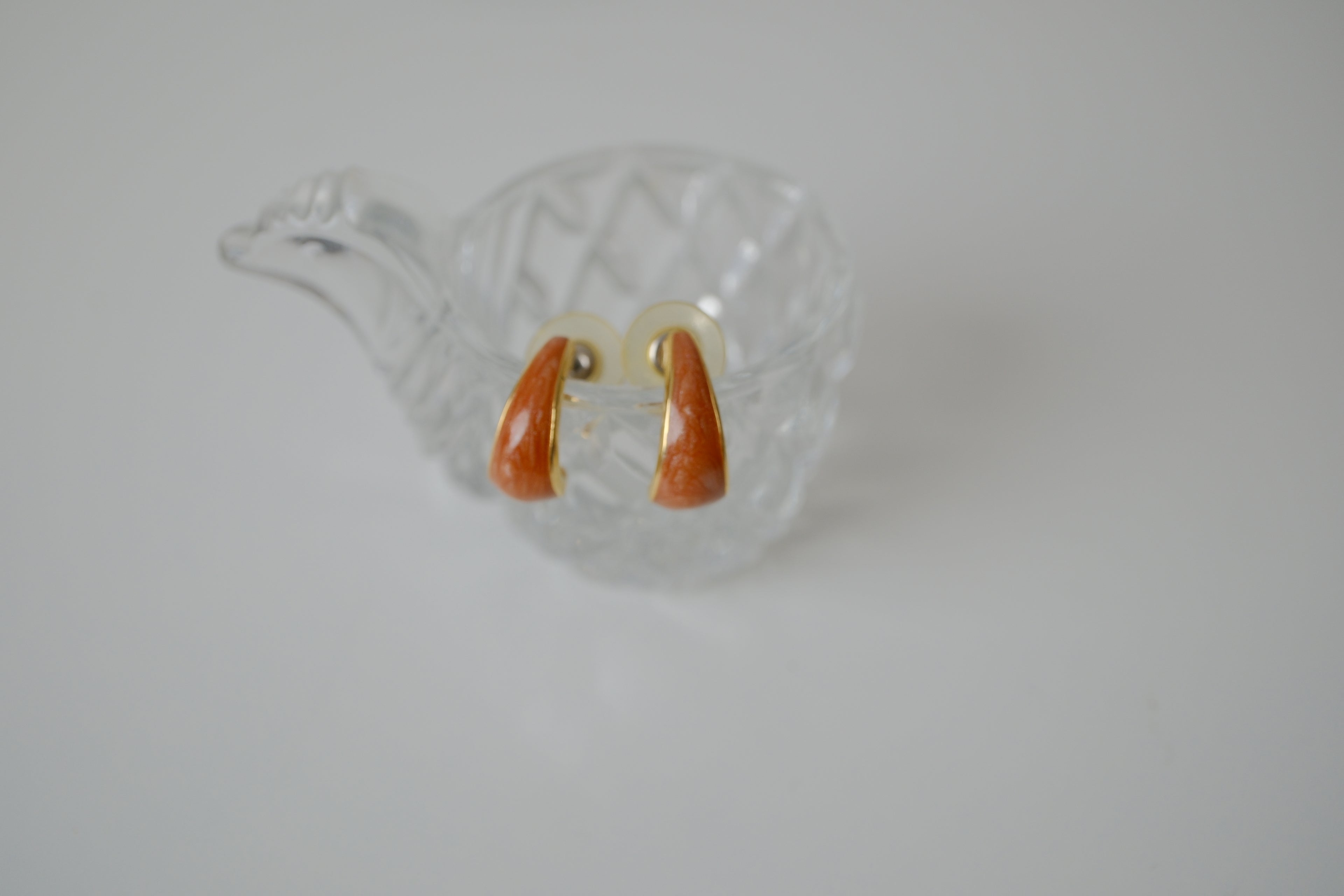 Vintage orange and gold enamel stud earring