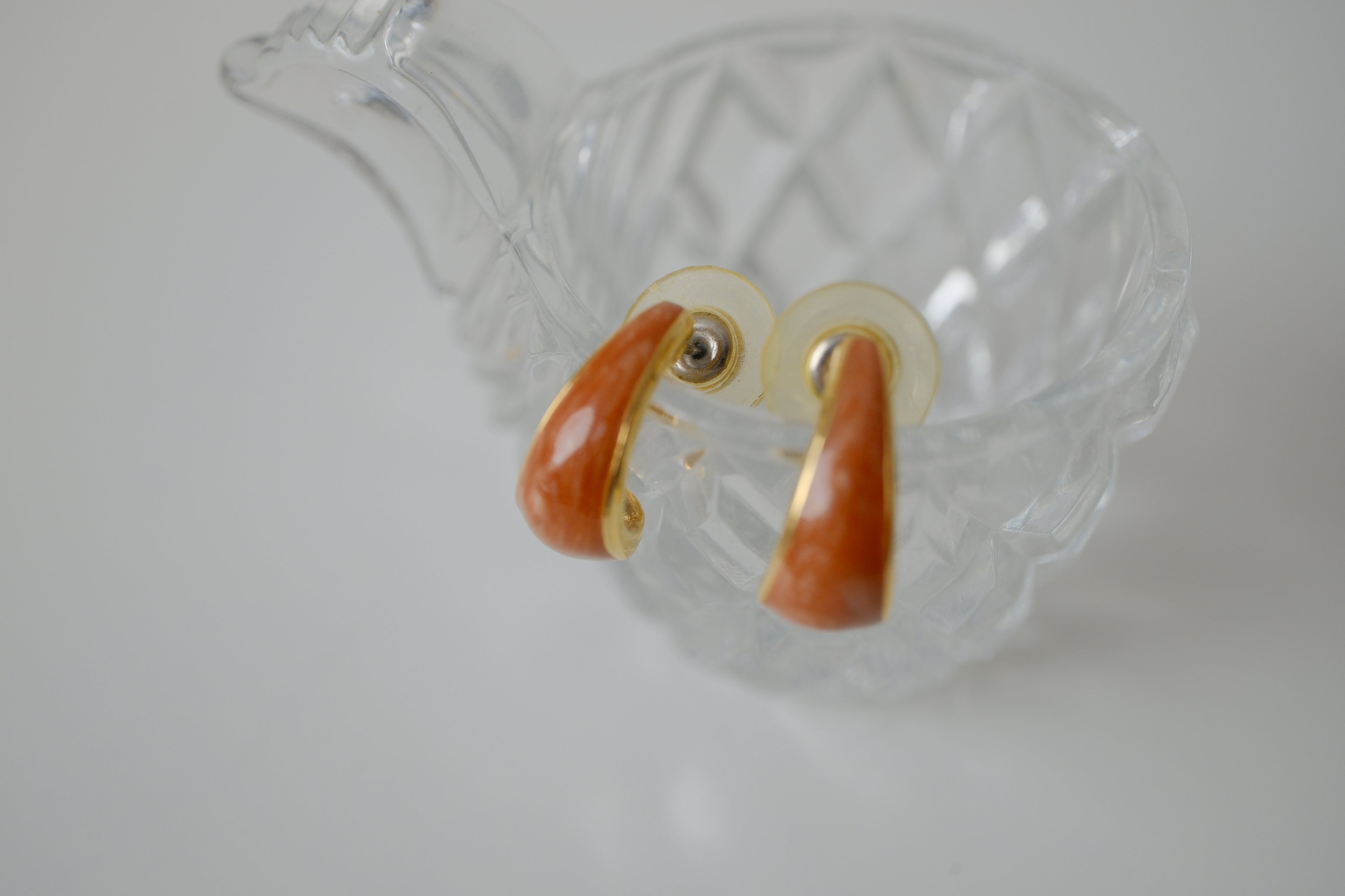 Vintage orange and gold enamel stud earring