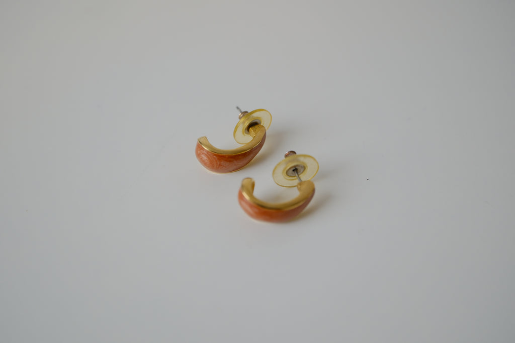 Vintage orange and gold enamel stud earring