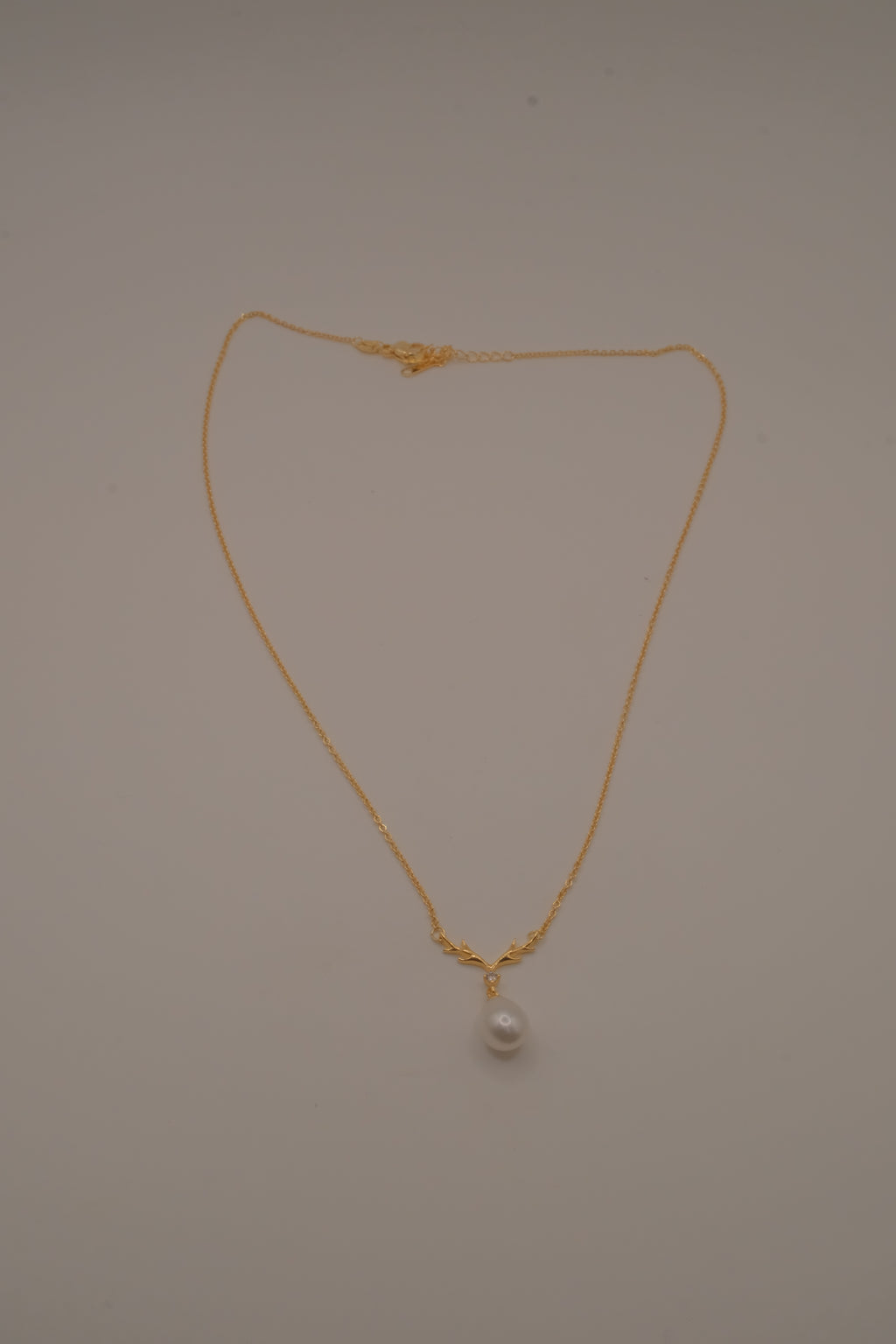Gold deer antler pearl pendant necklace