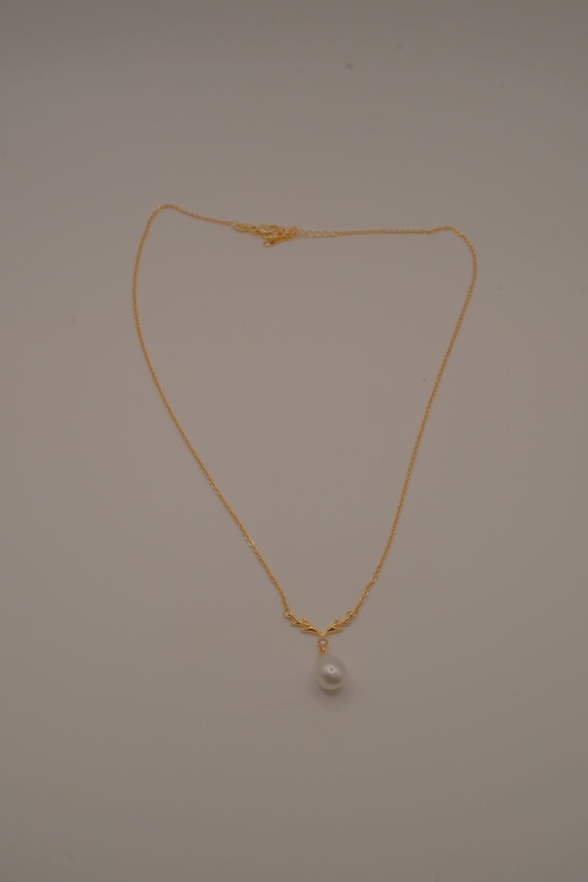 Gold deer antler pearl pendant necklace