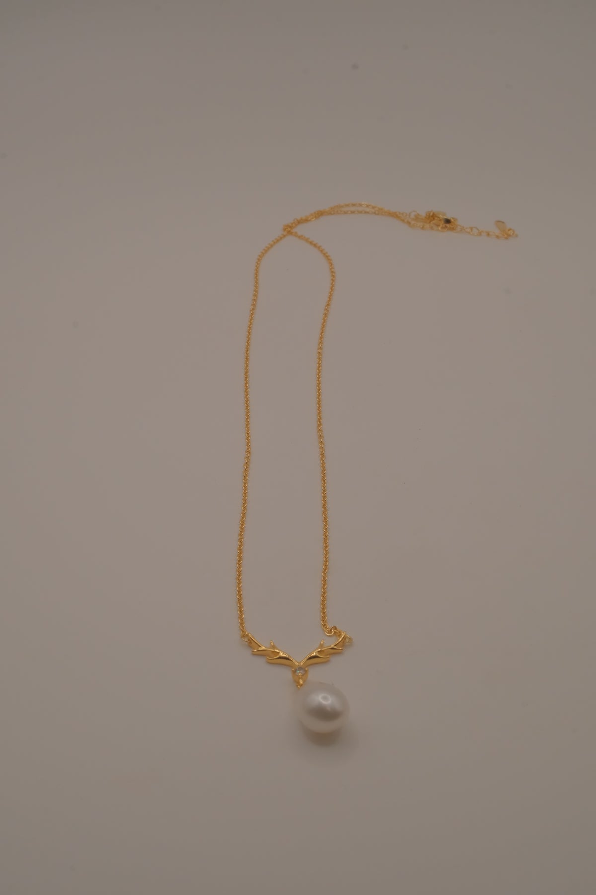 Gold deer antler pearl pendant necklace