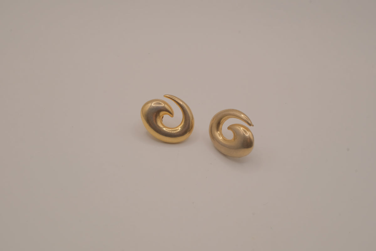 Vintage gold-tone swirl earrings