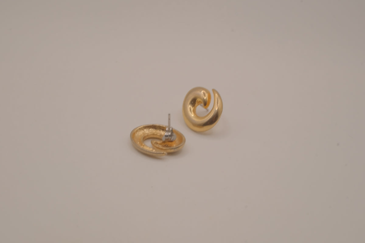 Vintage gold-tone swirl earrings