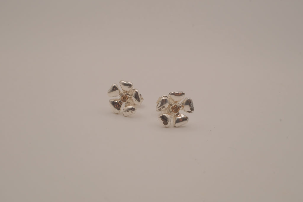 Vintage Avon flower stud earrings