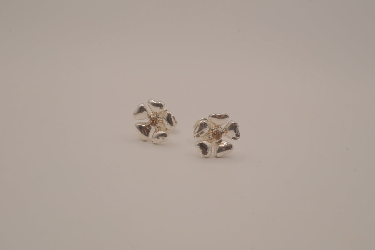 Vintage Avon flower stud earrings