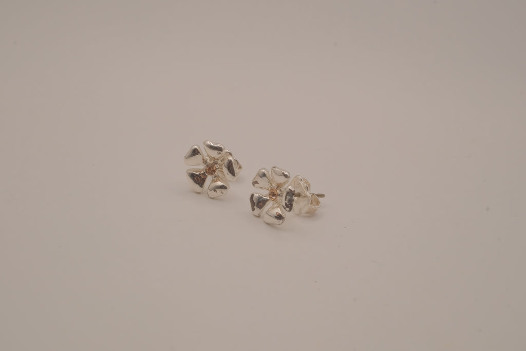 Vintage Avon flower stud earrings