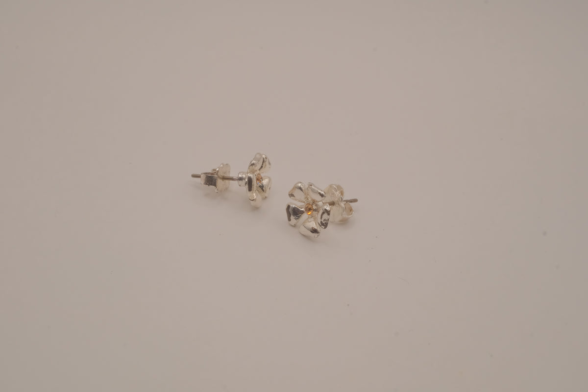 Vintage Avon flower stud earrings