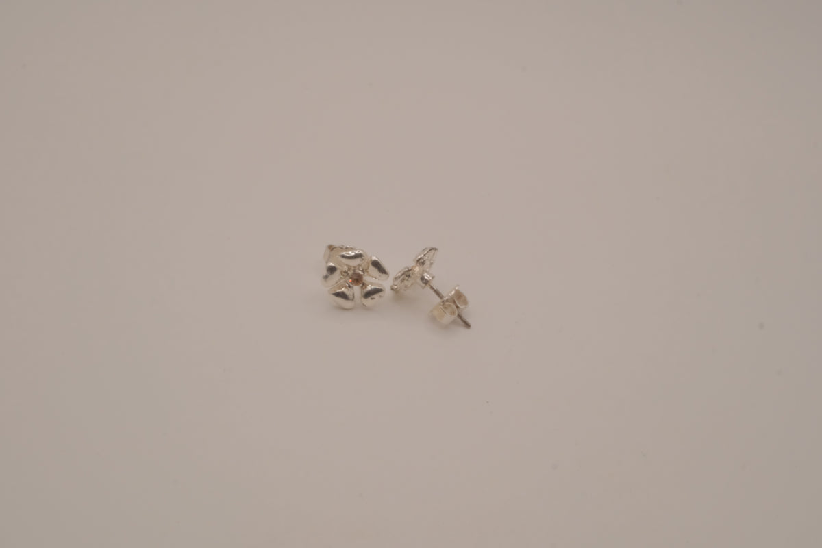 Vintage Avon flower stud earrings