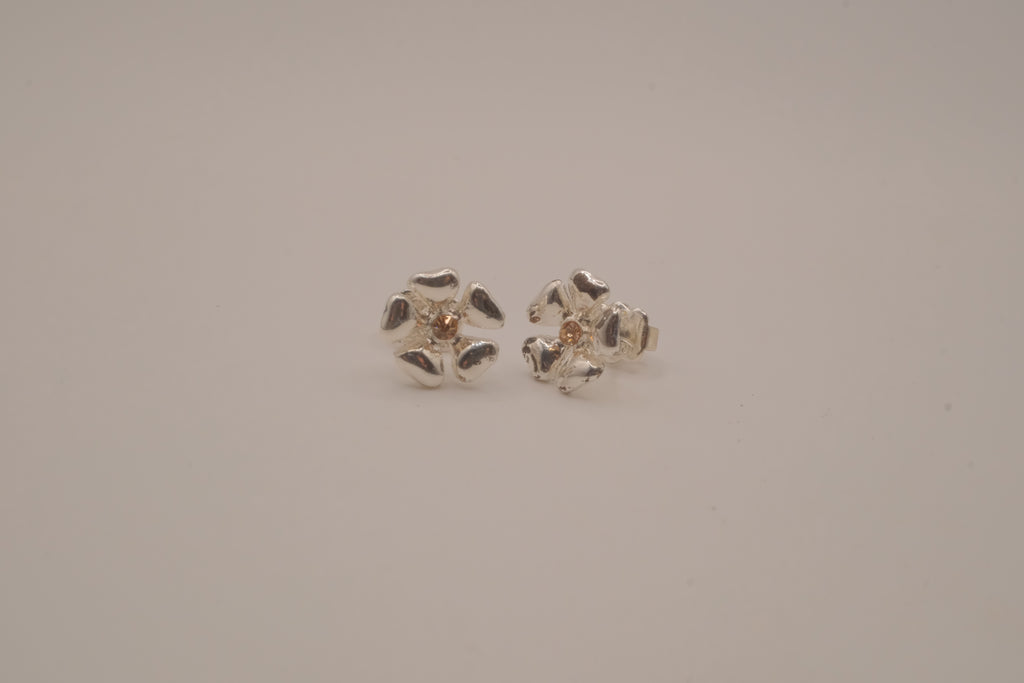 Vintage Avon flower stud earrings