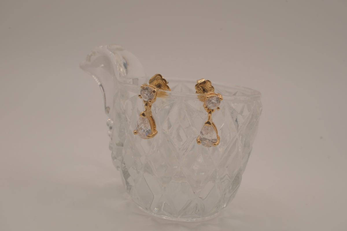 Vintage Avon gold-tone drop earrings