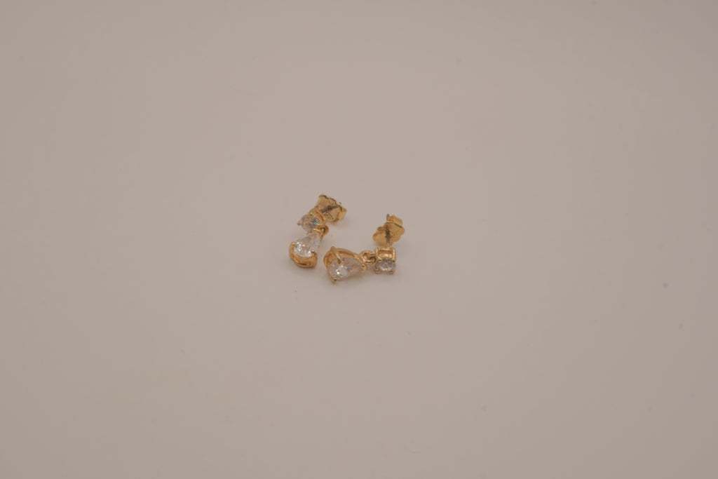 Vintage Avon gold-tone drop earrings