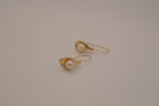 Vintage Avon calla lily faux pearl earrings