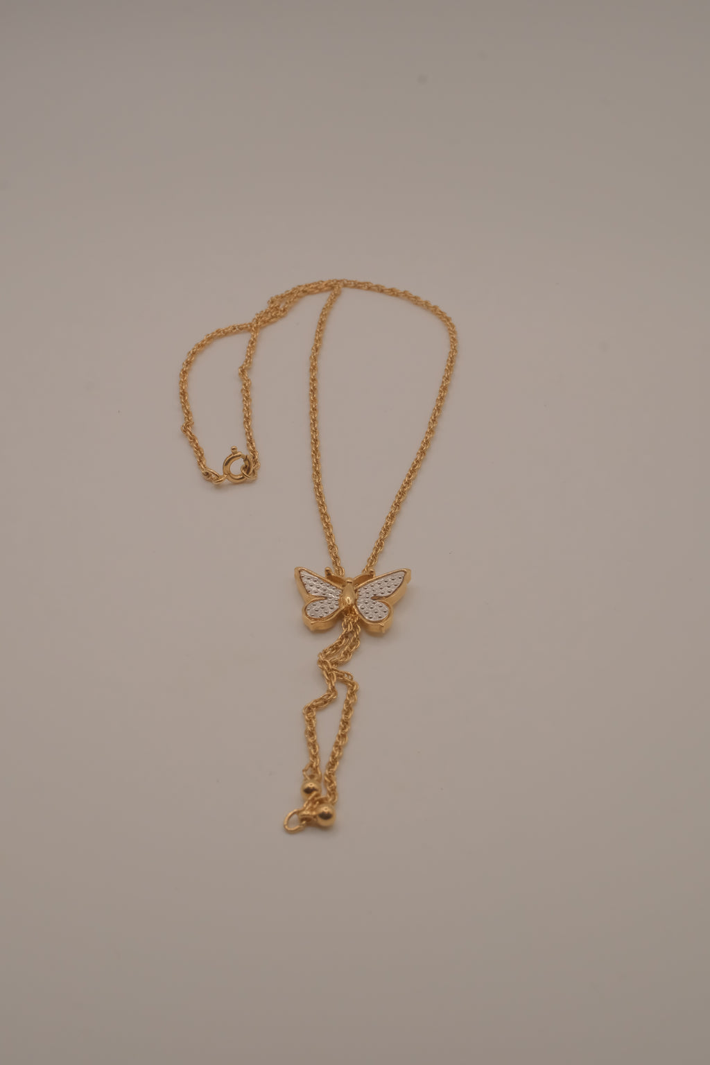 Vintage 1979 Avon Butterfly Lariat Necklace