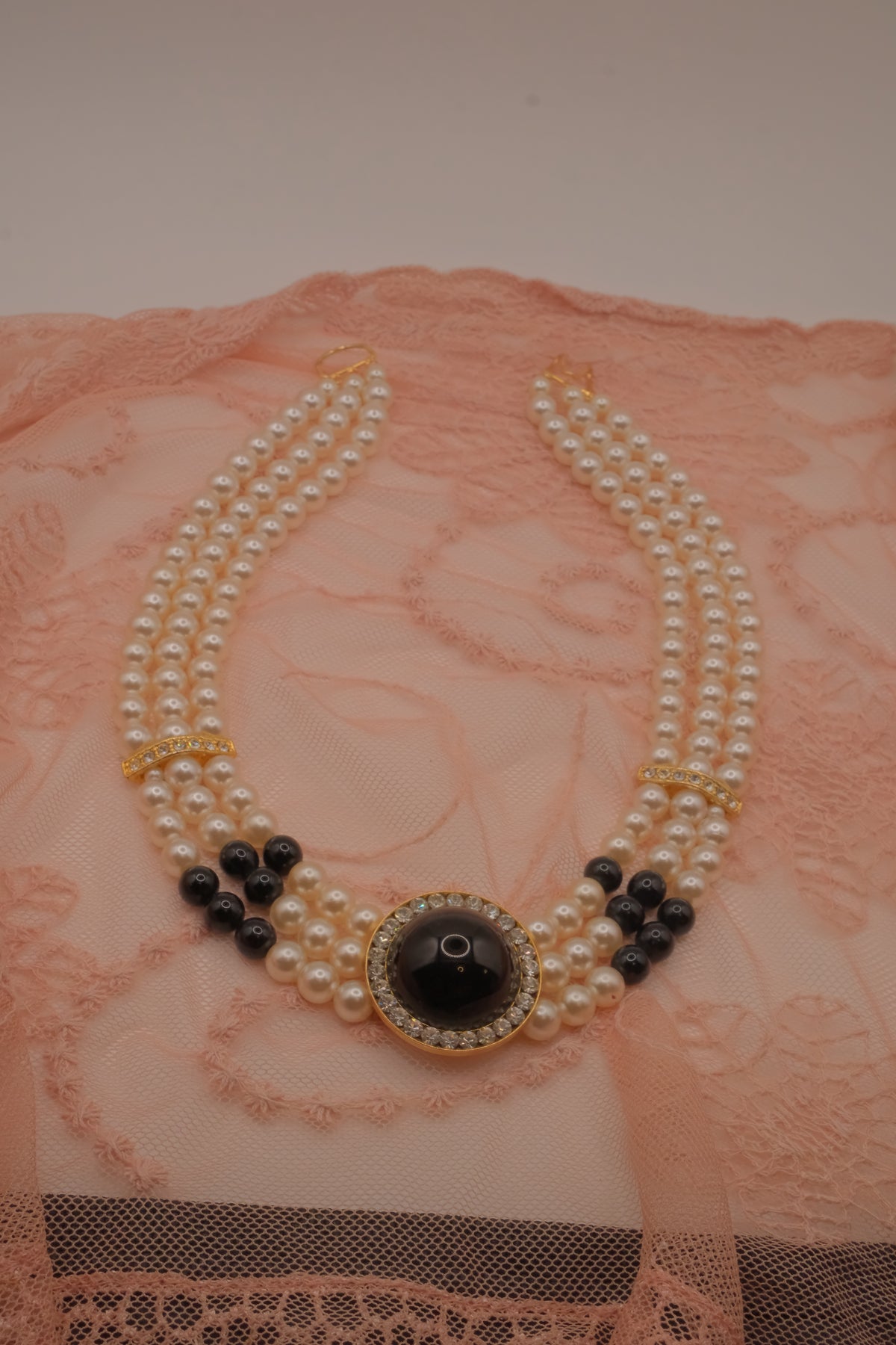 Vintage multi-strand faux pearl statement choker