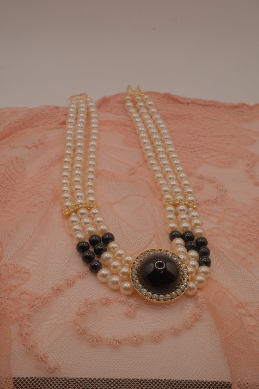 Vintage multi-strand faux pearl statement choker