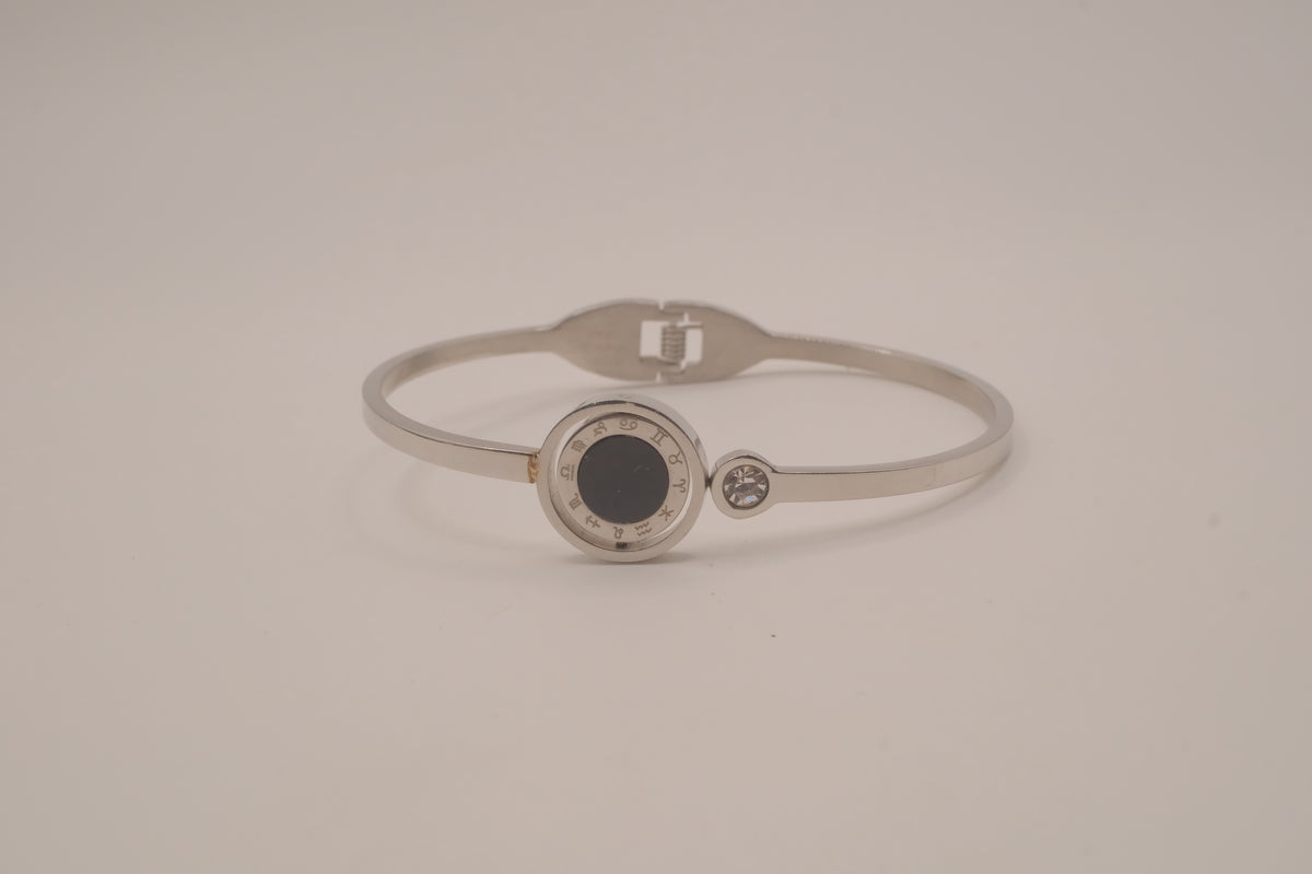 Minimalist cuff with Mother of Pearl/Faux onyx inlay