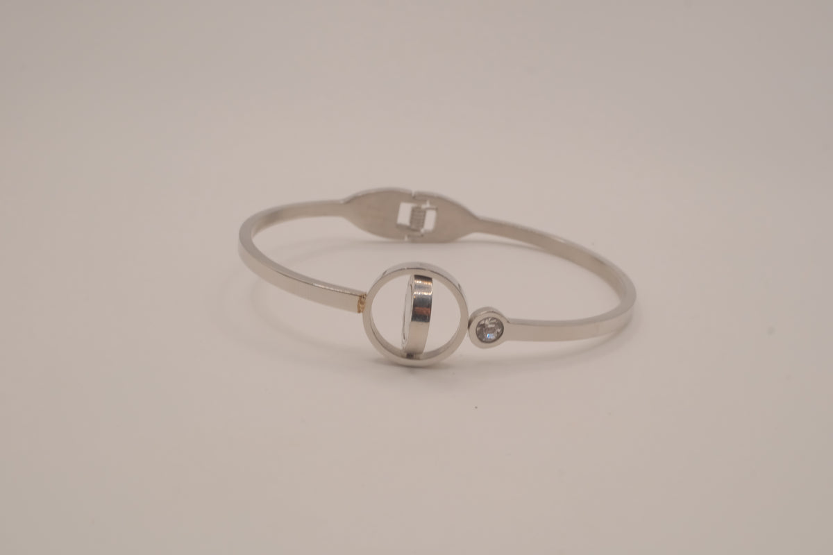 Minimalist cuff with Mother of Pearl/Faux onyx inlay