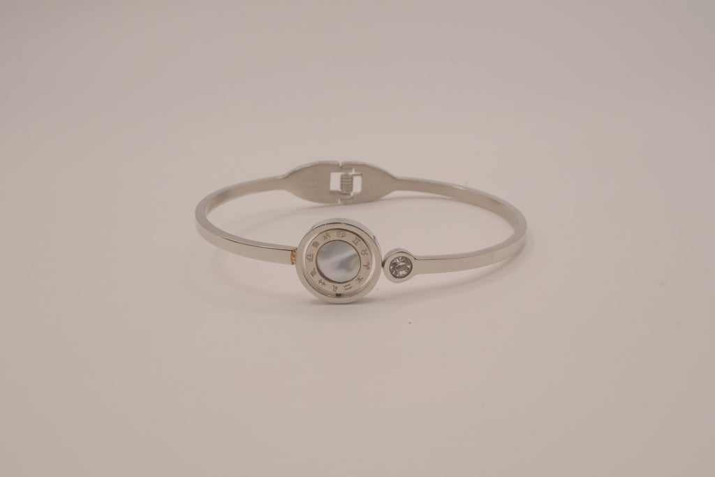 Minimalist cuff with Mother of Pearl/Faux onyx inlay